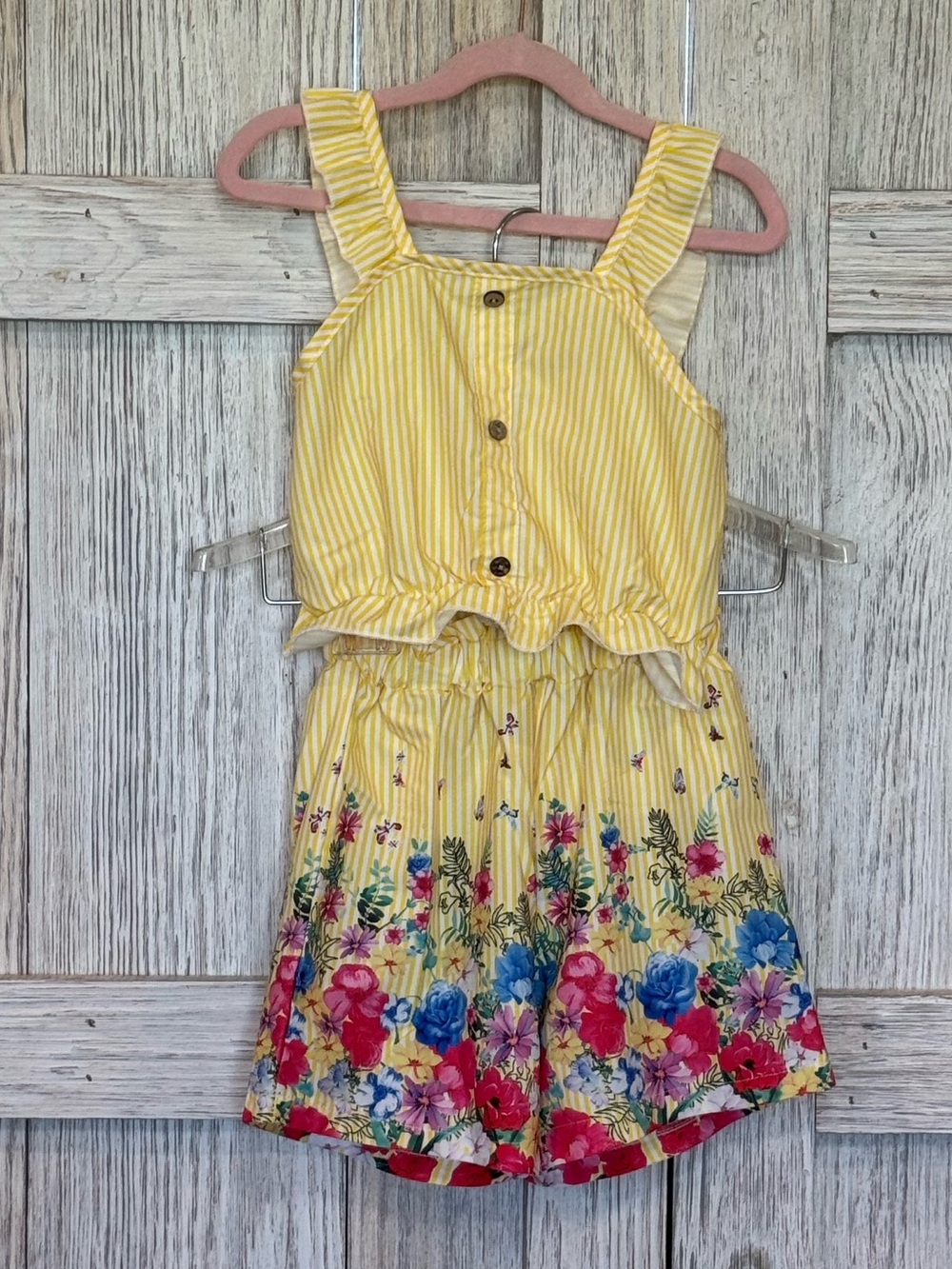 Girls Yellow Striped Floral Short Set sz 130 (7) see pics for measurements
